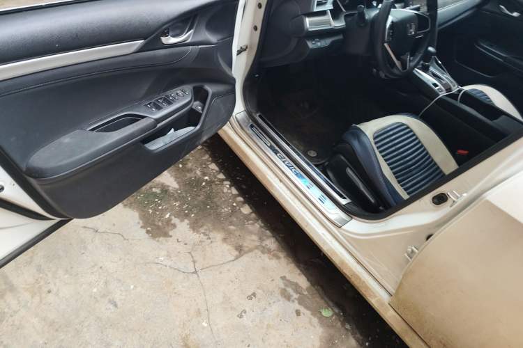 Used Honda Civic 2019 220TURBO CVT Dynamic Edition China VI Driver Seat