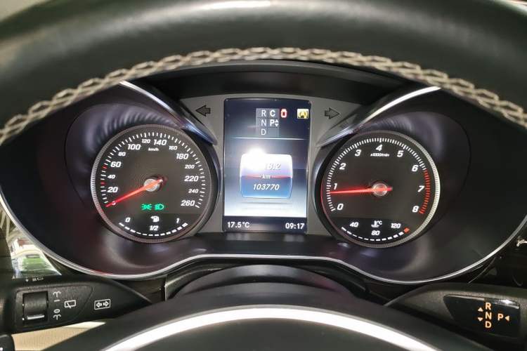 Used Mercedes-Benz V-Class 2017 V 260 Avantgarde Edition Instrument Cluster