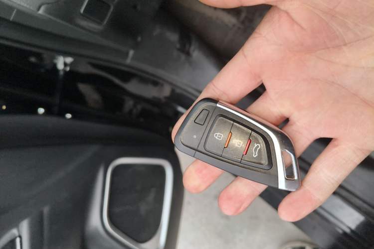 Used Mitsubishi Outlander 2018 2.0L Two-Wheel Drive Glory Edition 5 Seats