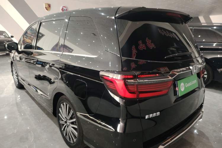 Used Honda Elysion 2024 2.0L eHEV Luxury Edition
