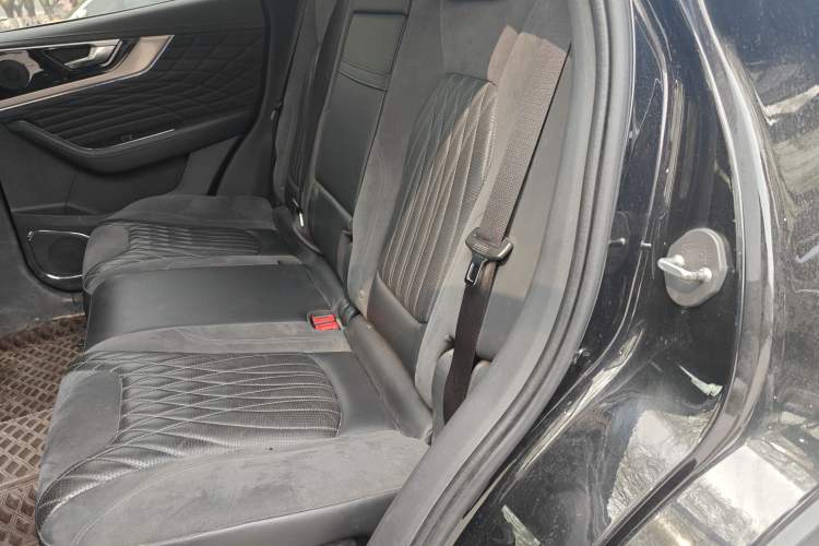 Used Hongqi HS5 2022 Revised Version 2.0T Smart Connect Flagship Edition Interior 4