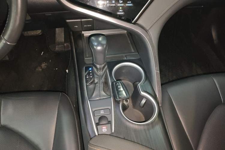 Used Toyota Camry 2023 2.0G Luxury Edition