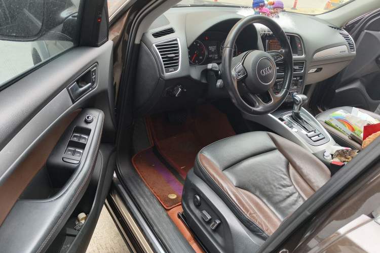 Used Audi Q5 2017 Plus 40 TFSI Technology Model