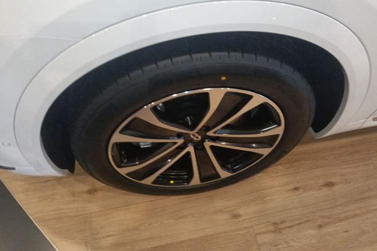 Used Hima AITO M7 2026 Model Pure Electric Max Long Range 6-Seater Version Exterior 4