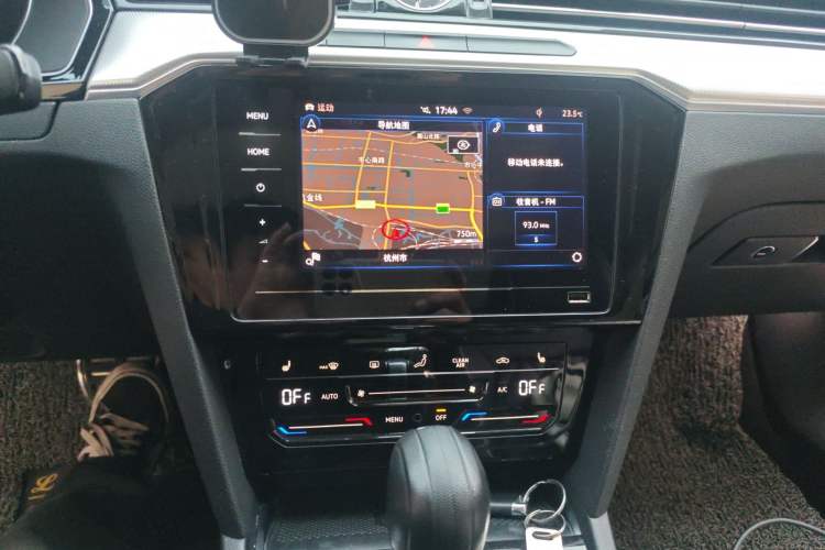 Used Volkswagen Magotan GTE Plug-in Hybrid 2020 GTE Luxury Model Audio And AC Panel