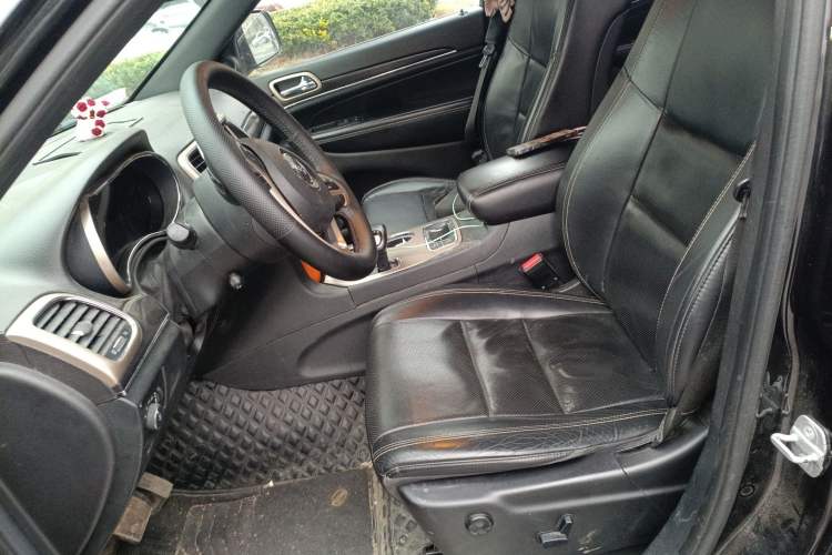 Used Jeep Grand Cherokee 2013 3.6L Luxury Navigation Edition