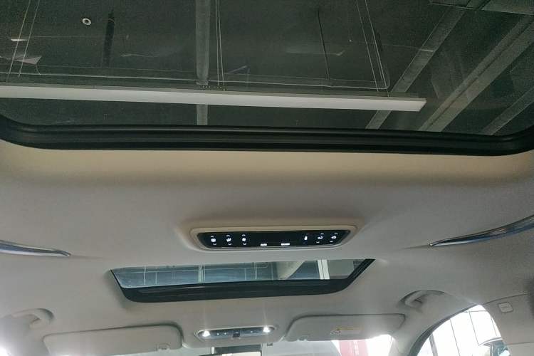 Used SAIC MAXUS G90 2022 2.0T Xingyun Seven-Seater Version Headliner