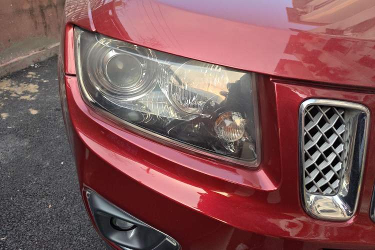 Used Jeep Compass 2013 2.0L two-wheel drive luxury version
