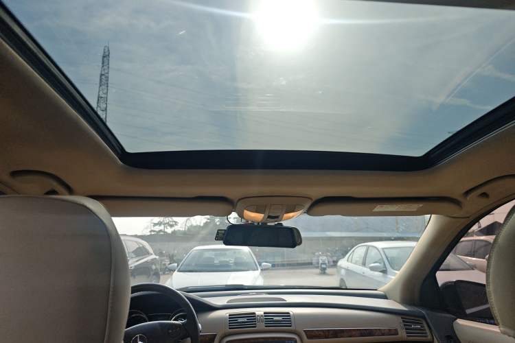 Used Mercedes-Benz R-Class 2010 R 350 L 4MATIC Headliner