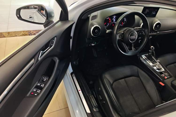 Used Audi A3 2019 Limousine 35 TFSI Fashion Edition China V standard
