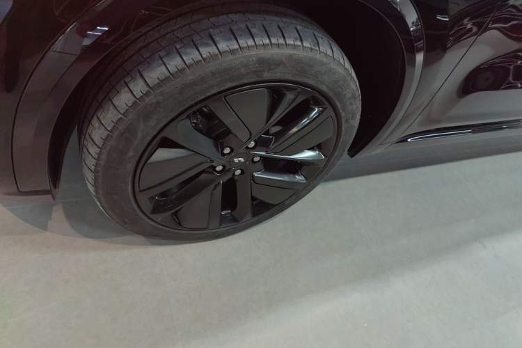 Used Li Auto L9 2022 Max model Left Front Wheel Hub