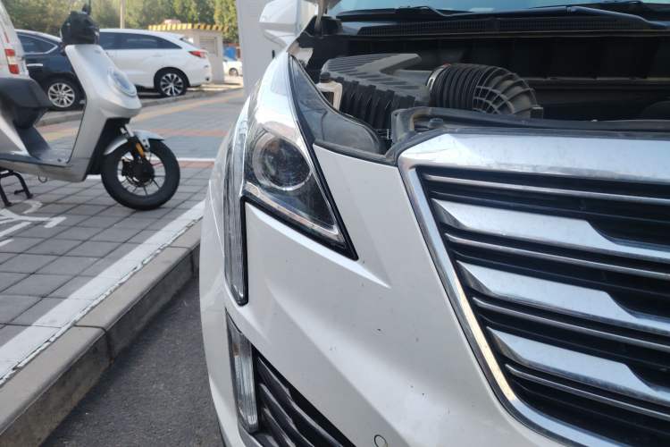 Used Cadillac XT5 2017 Anniversary Edition 25T Luxury Model