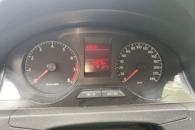 Used Volkswagen Santana 2015 1.6L Manual Fashion Edition
