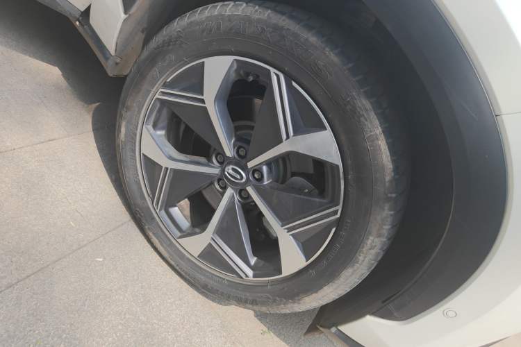 Used AION V 2020 70 PLUS Smart Edition Right Front Wheel Hub