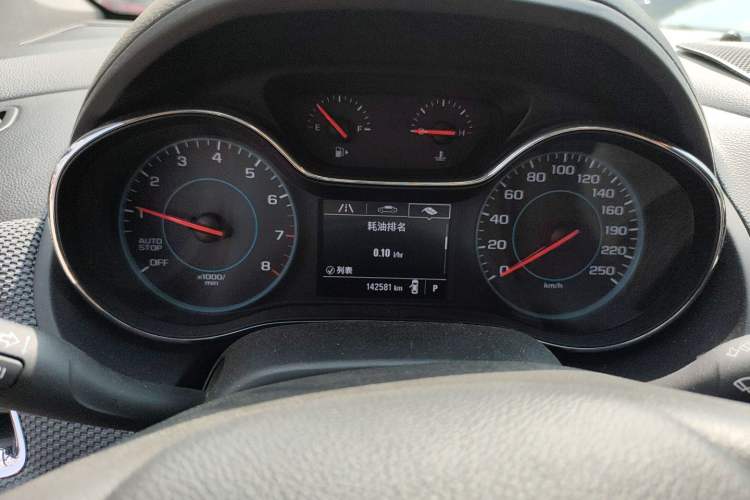 Used Chevrolet Cruze 2017 1.5L Hatchback Automatic Pioneer Sunroof Edition