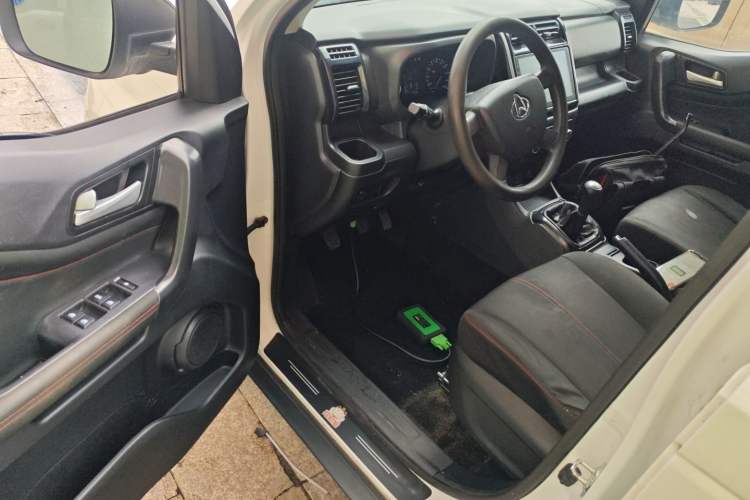 Used CHANGAN OSHAN X70A 2019 1.5L Manual Basic Version China VI Standard