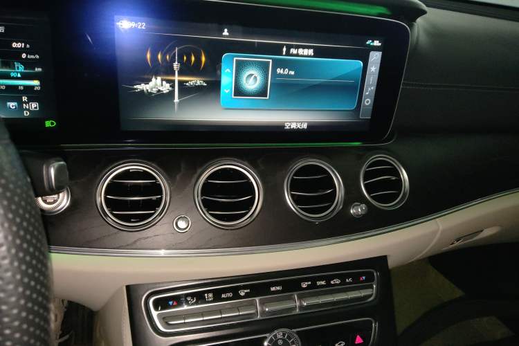 Used Mercedes-Benz E-Class 2016 E 300 L Sporty and Stylish Model