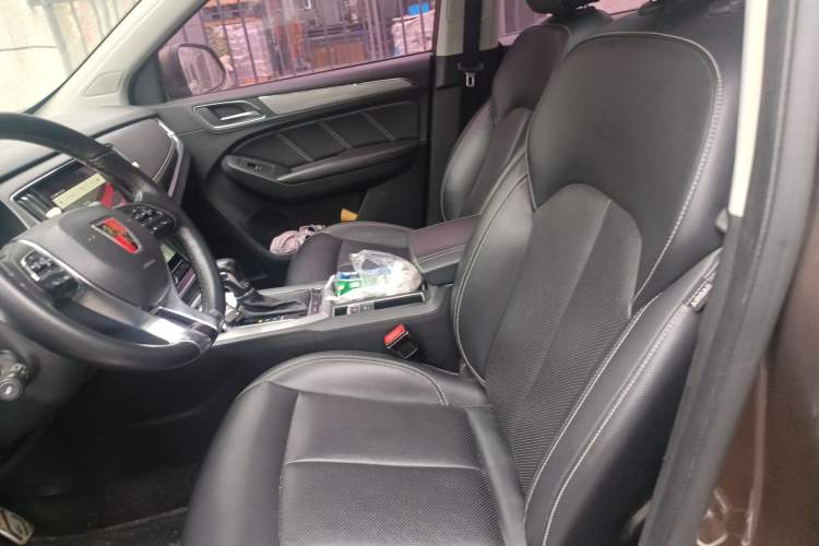 Used Roewe RX5 2016 20T Two-Wheel Drive Automatic Internet Smart Edition
