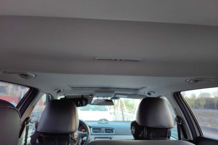 Used Volkswagen Gran Lavida 2013 1.6L Automatic Comfort Model Headliner