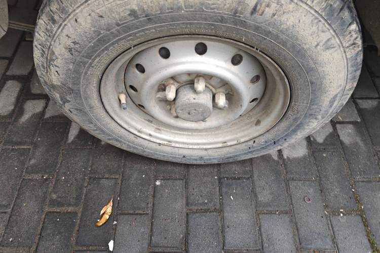 Used Jinbei Hiace 2011 2.0L 5th Generation Kuaiyunwang Standard Version 4G19
