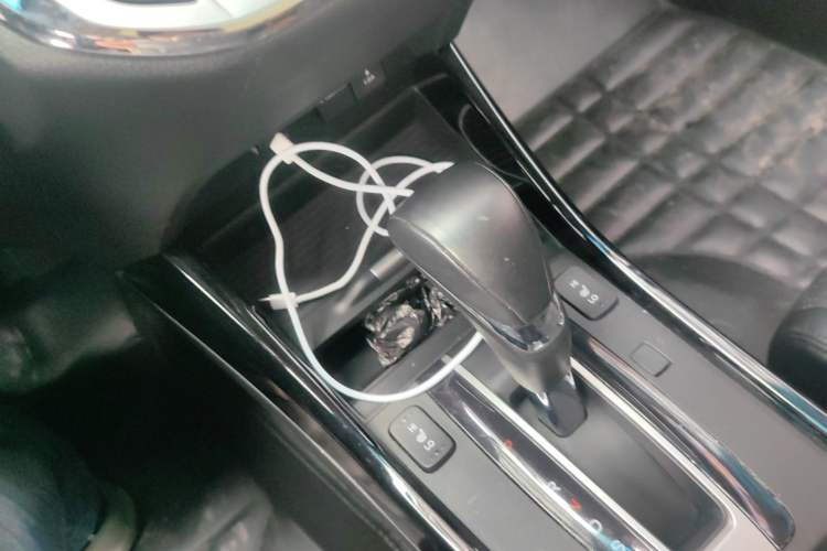 Used Honda Jade 2017 210 TURBO CVT Luxury Edition 5 Seats Gear Lever