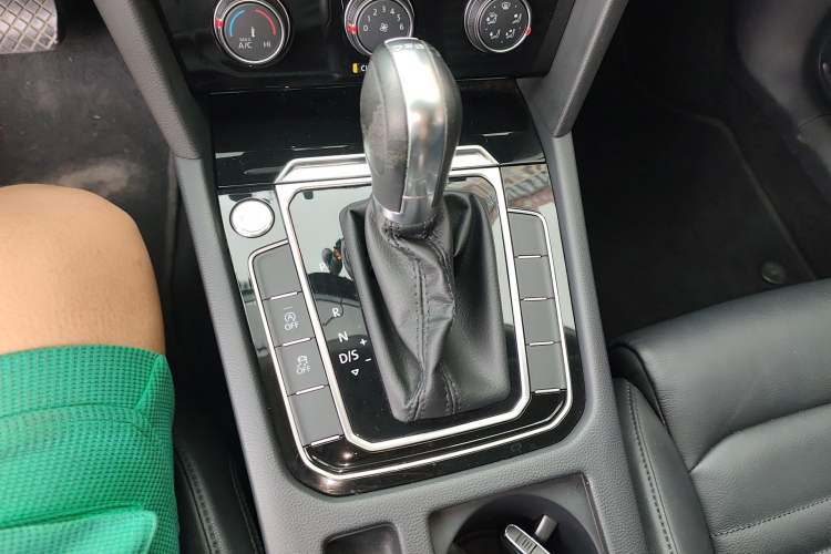 Used Volkswagen Magotan 2017 330TSI DSG Leading Model Gear Lever