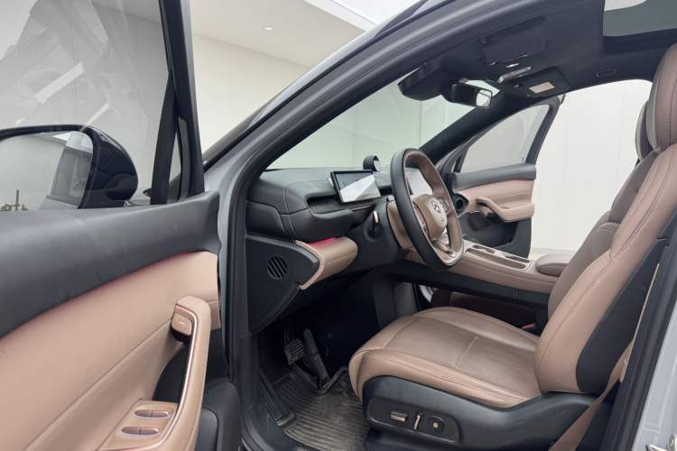 Used Nio ES6 2024 75 kWh Left Front Seat