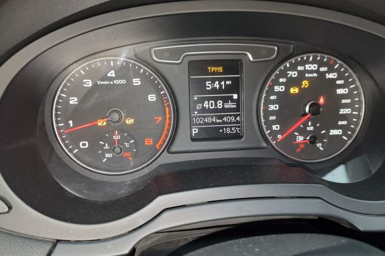 Used Audi Q3 2016 30 TFSI Collector's Edition Comfort Model Odometer Close Up