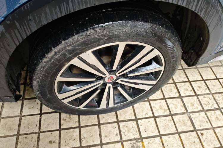 Used Roewe RX5 2020 20T Automatic 4G Connect Superior Flagship Edition Left Front Wheel Hub