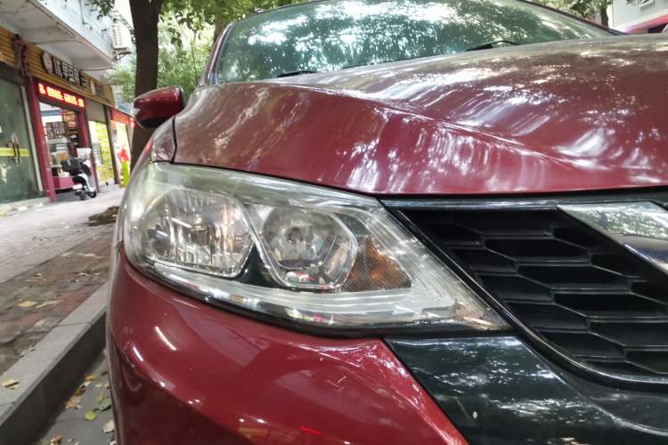Used Nissan Tiida 2016 1.6L CVT Smart Drive Edition Right Front Headlight