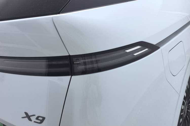 Used XPeng X9 2025 740 Ultra-Long Range Max