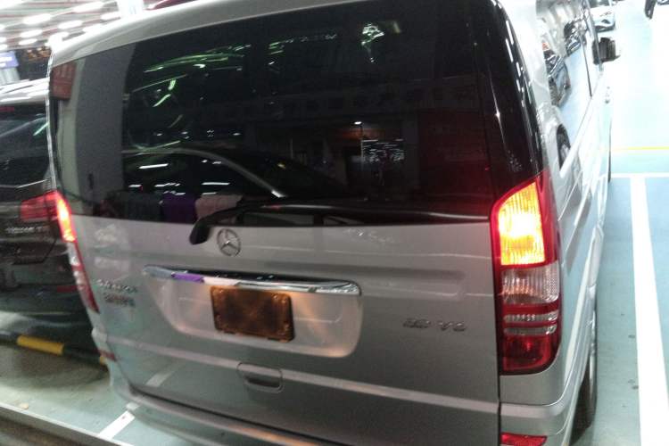 Used Mercedes-Benz Viano 2013 3.0L Comfort Edition Rear