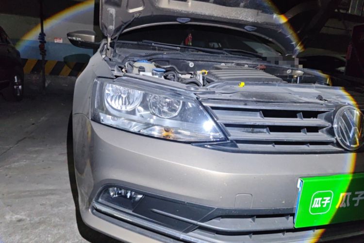 Used Volkswagen Sagitar 2017 1.6L Manual Comfort Model Right Front Headlight