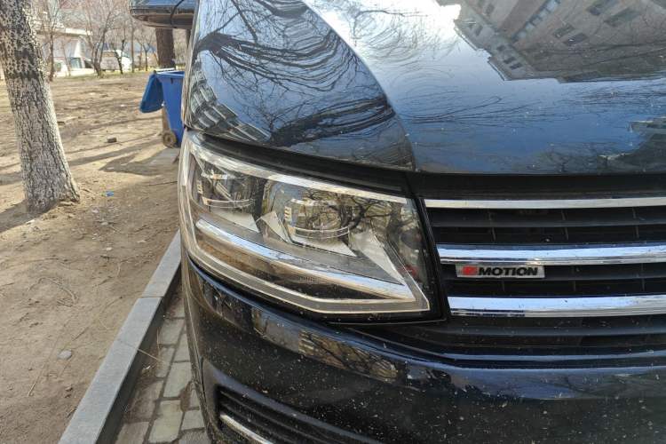 Used Volkswagen Multivan 2018 2.0 TSI Four-Wheel Drive Comfort Edition 7-Seater Right Front Headlight