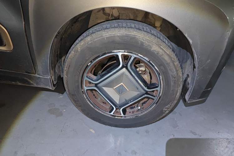 Used Baojun E200 2018 Smart Enjoy Edition Right Front Wheel Hub