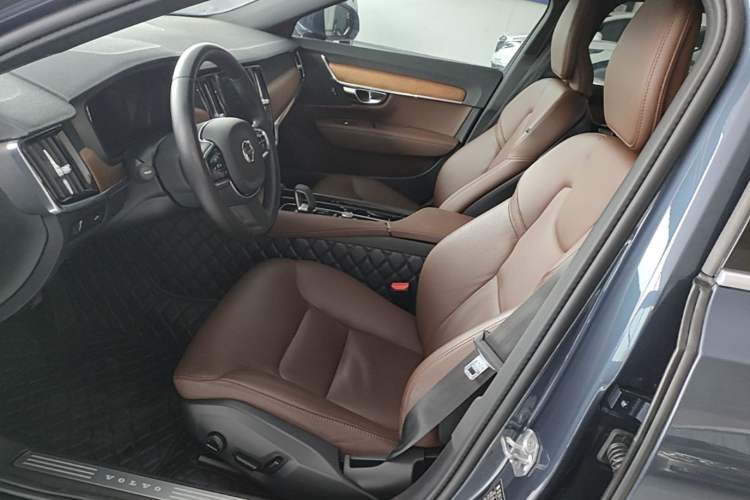 Used Volvo S90 2022 B5 Zhiyi Luxury Edition
