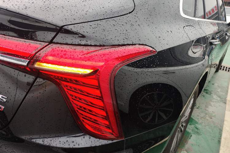 Used Hongqi H5 2025 1.5T DCT Qiyun 500 000th Unit Commemorative Edition Exterior 3