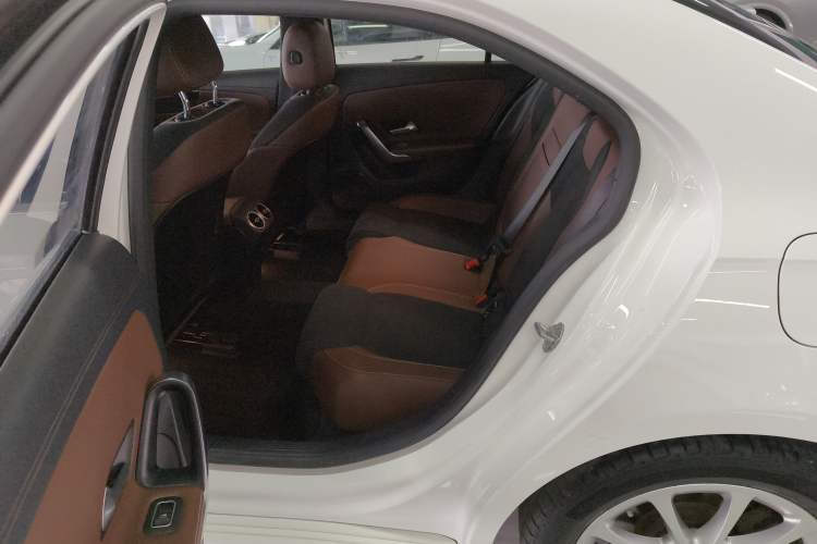 Used Mercedes-Benz A-Class 2021 A 200 L Sport Sedan Fashion Model Left Rear Seat