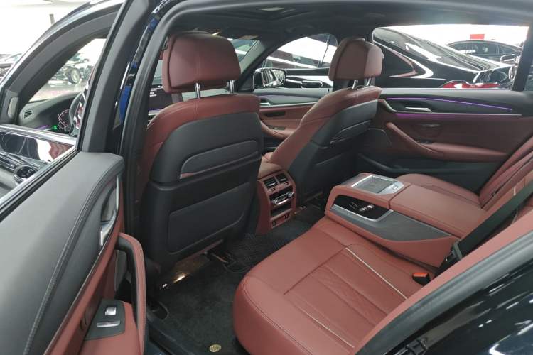 Used BMW 5 Series 2023 530Li Luxury Edition M Sport Package
