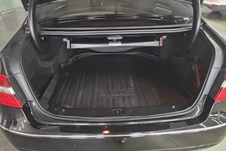 Used Mercedes-Benz E-Class 2012 E 300 L Fashion Model