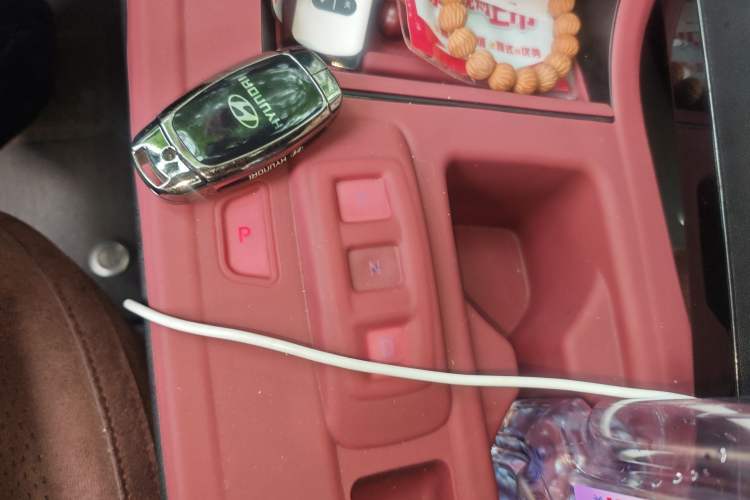 Used Hyundai Custo 2024 270TGDi LUX Prestige Edition Gear Lever