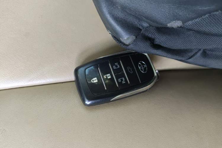 Used Toyota Previa 2012 2.4L 7-Seater Luxury Edition