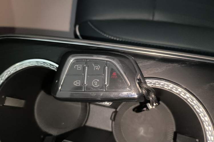 Used Cadillac LYRIQ 2022 Four-Wheel-Drive High-Performance Deluxe Edition Vehicle Key