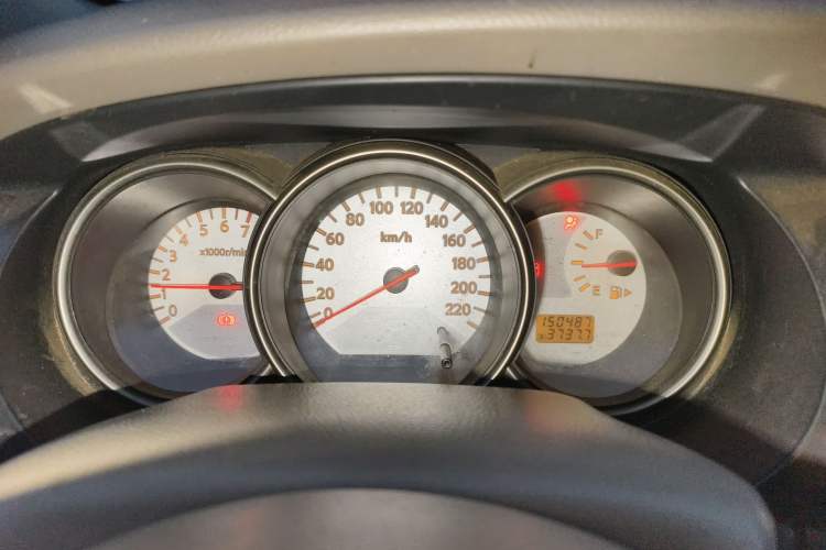 Used Nissan Livina 2010 Jingyue Edition 1.6L Manual All-Around Model Instrument Cluster