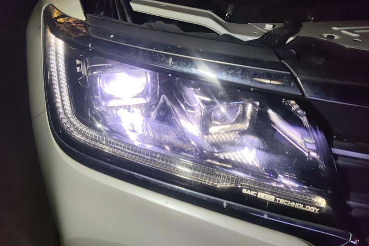 Used Roewe RX8 2019 30T Smart Connectivity All-Wheel Drive Supreme Edition
