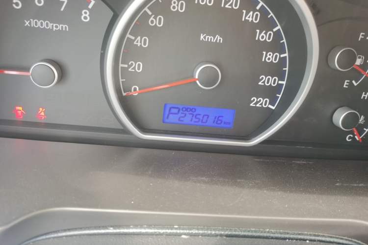 Used Hyundai Celesta 2011 1.6L Automatic Comfort Edition Odometer Close Up