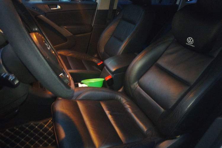 Used Volkswagen Tiguan 2010 1.8 TSI Automatic All-Wheel Drive Fashion Edition Left Front Seat