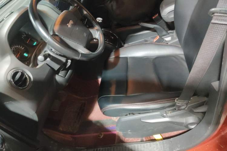 Used Jeep Compass 2007 2.4L four-wheel drive sport version Left Front Seat