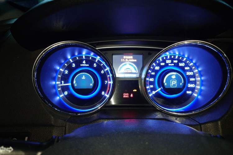 Used Hyundai Sonata 2011 2.0L Automatic Leading Edition Instrument Cluster