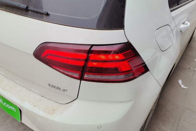 Used Volkswagen Golf 2018 1.6L Automatic Fashion Model